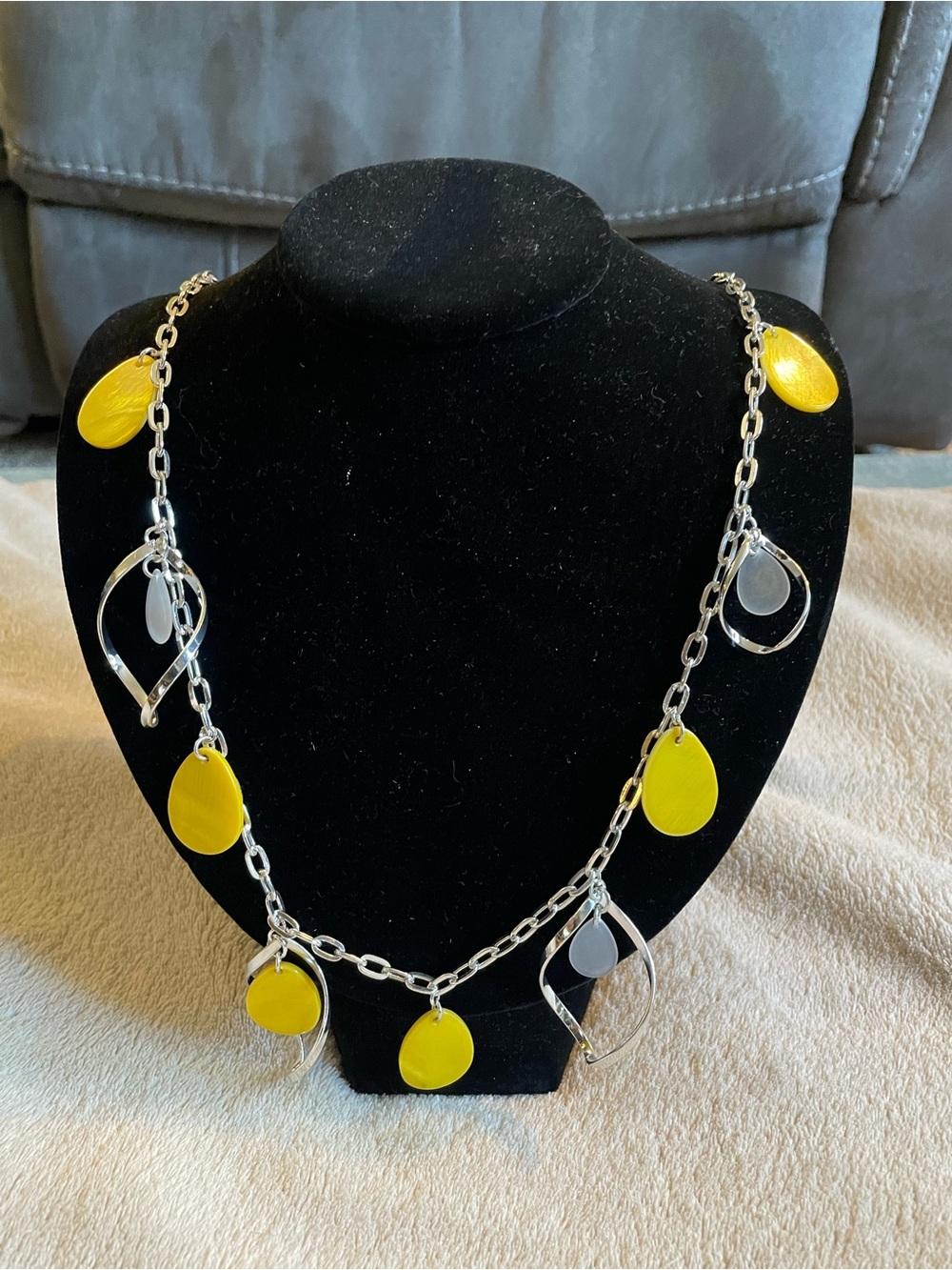 Yellow Teardrop Pendant Link Necklace - Women Jewelry